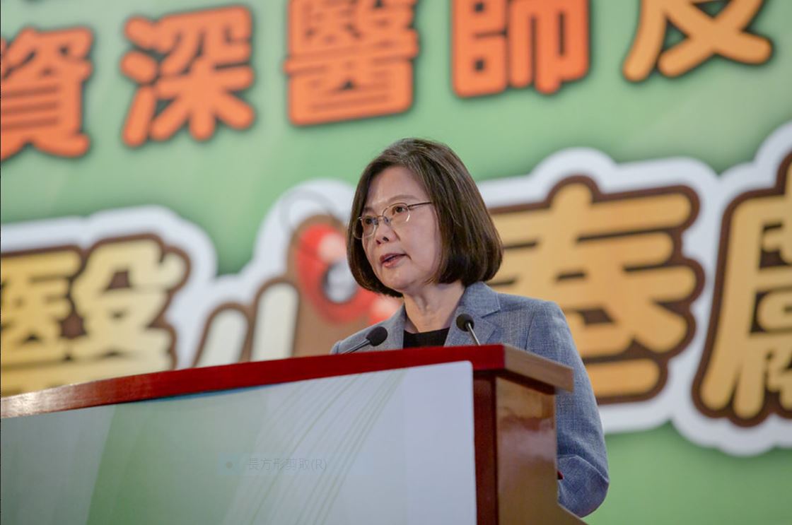 總統出席醫師節慶祝活動 強調持續改善醫師勞動條件