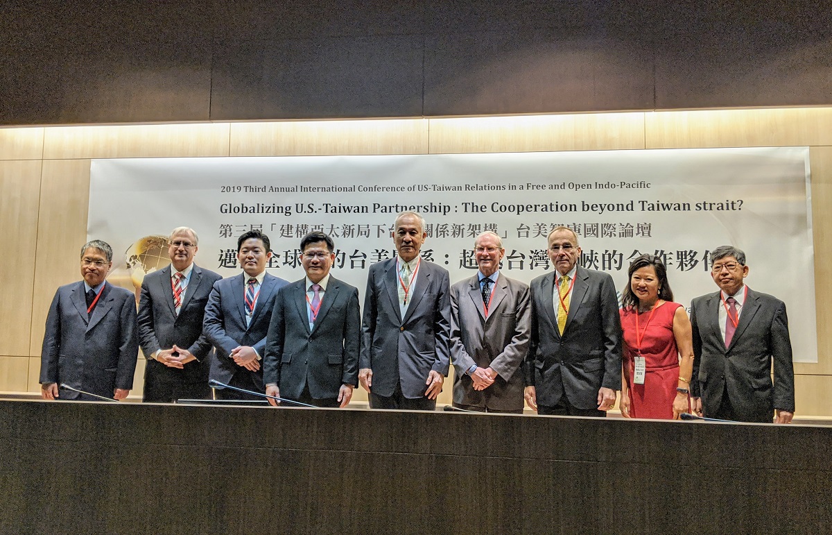 台美智庫和美前官員齊聲盛讚台灣民主