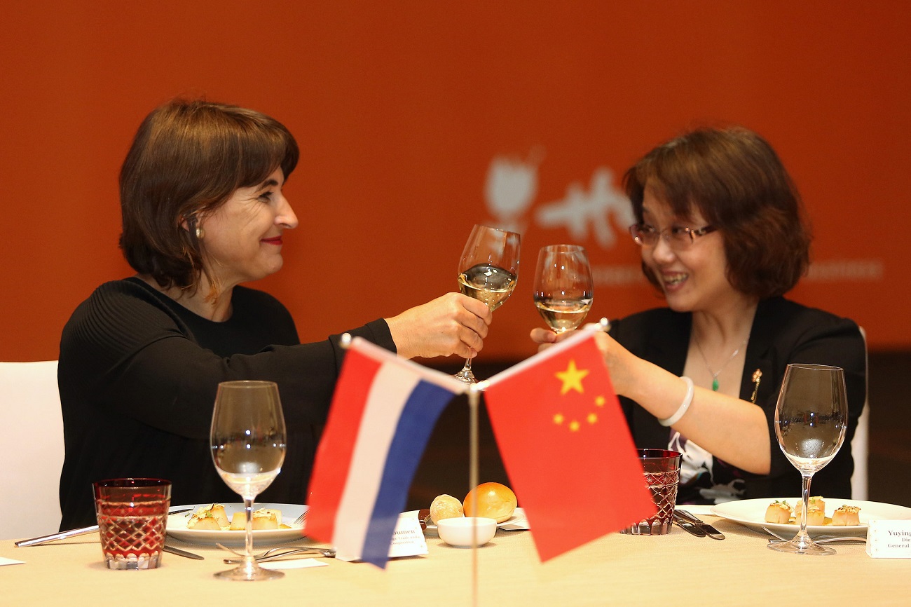 俄專家：趁疫情蔓延中國急尋生物技術、遠程醫療等專利企業