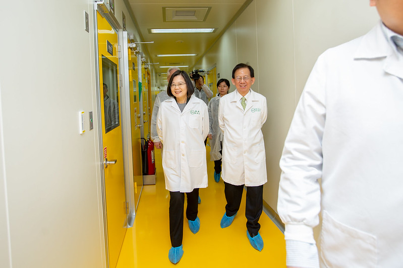 蔡總統參訪高端疫苗生物製造公司