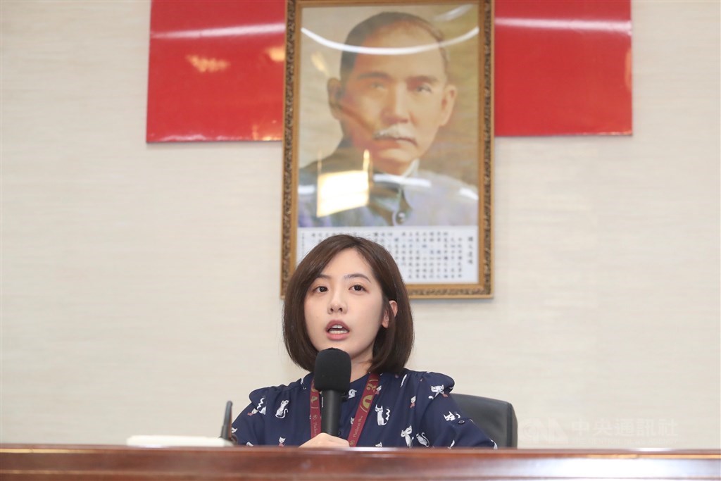針對「學姊」人事案　柯：心中有大便看甚麼都是大便