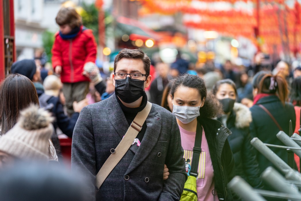 歐非武肺確診數上升、假消息充斥