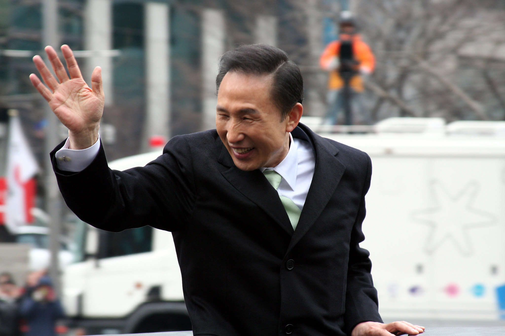 李明博確定入獄　韓國總統難逃「出青瓦台即入牢房」？
