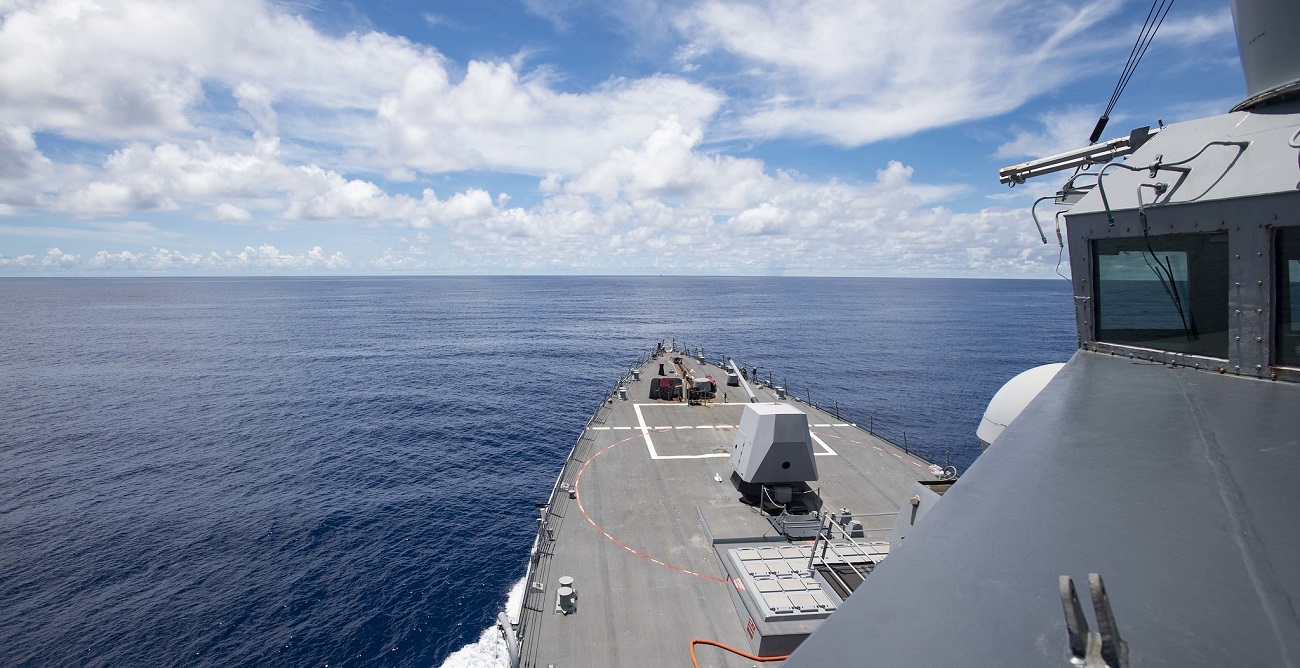 美國務院對南中國海強硬表態　驅逐艦現蹤南沙