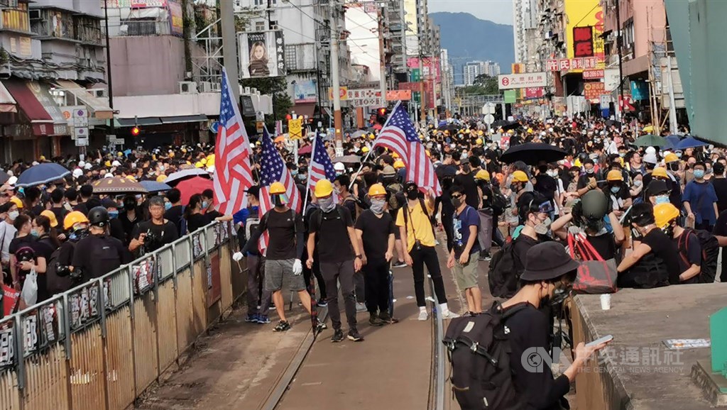 美國商會調查：多數美國公司擔心香港國安法並考慮撤出