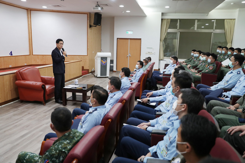 中共網軍稱蔣上校投誠　國防部：嚴正譴責假消息