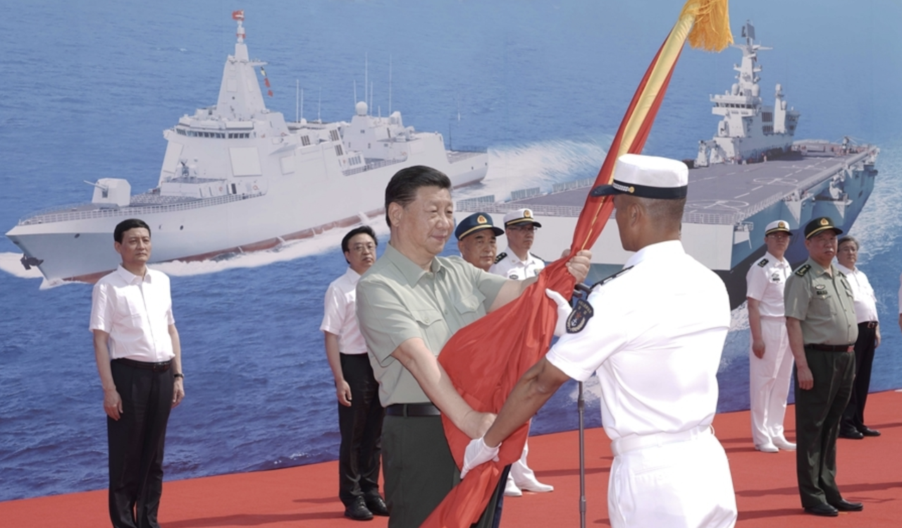 強化奪島戰力劍指台灣　習近平出席海南三亞兩棲攻擊艦下水