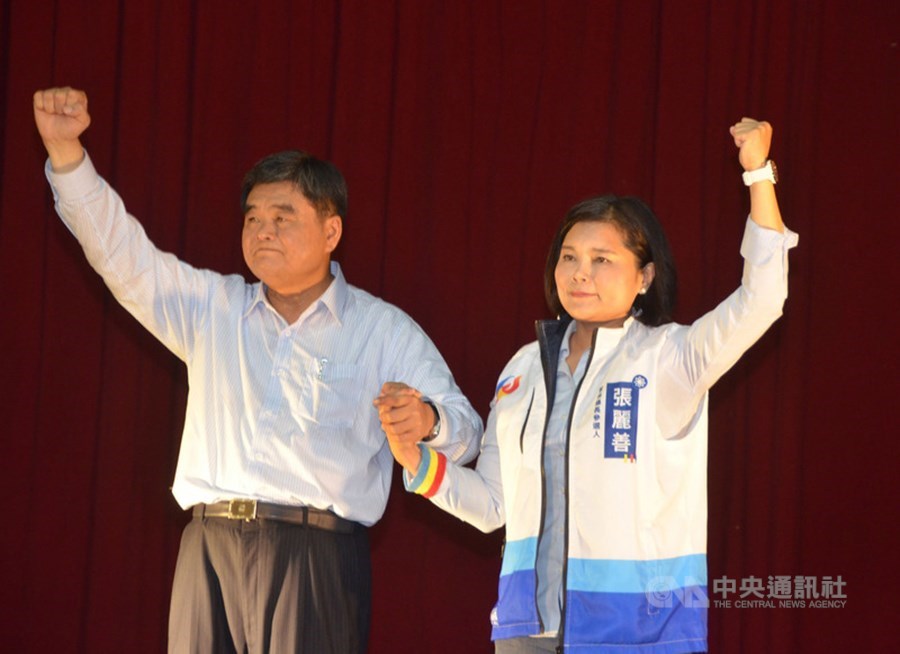 張榮味遭踢爆,於出獄後能立即施打疫苗,都是其胞妹現任雲林縣長張麗善的安排,讓民眾諷刺張麗善是「特權縣長」。 (圖/中央社)