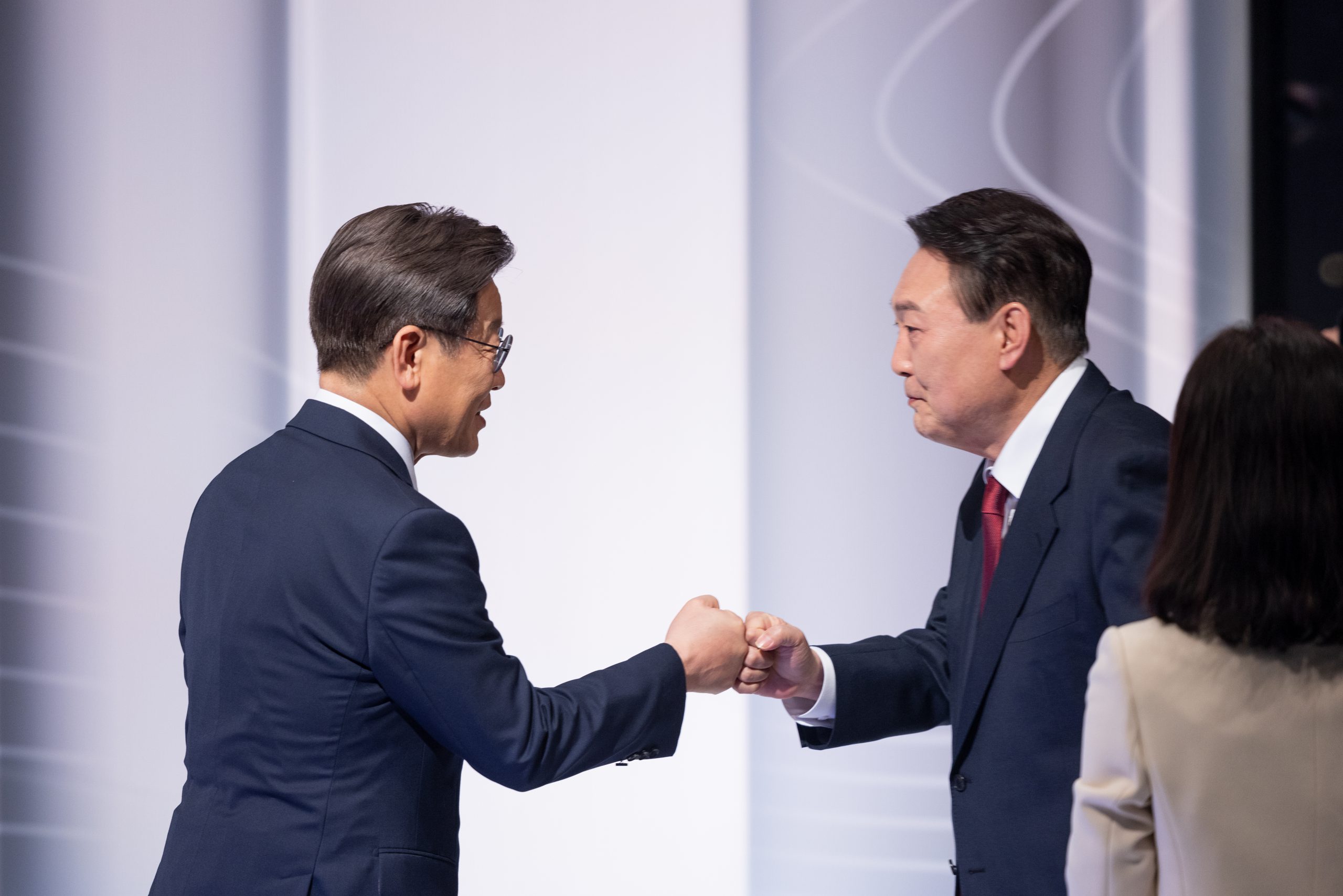 韓國總統大選戰報》兩個爛蘋果選一個？「治療禿頭」也是政策…