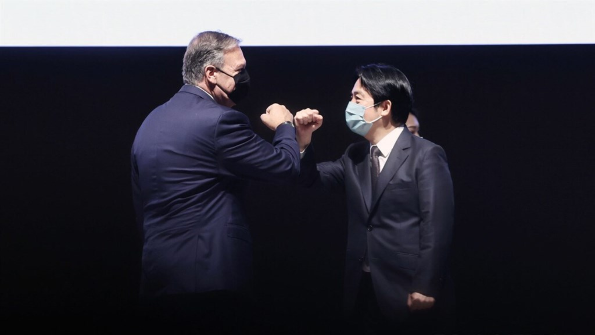 蓬佩奧二度訪台　主張美中經貿戰略脫鉤、重申台灣是獨立國家