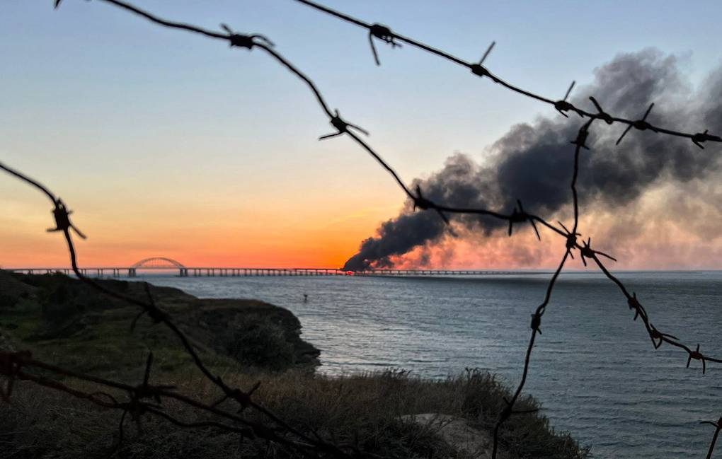 核戰陰影下&nbsp; &nbsp; ​克里米亞海上大橋爆炸坍塌
