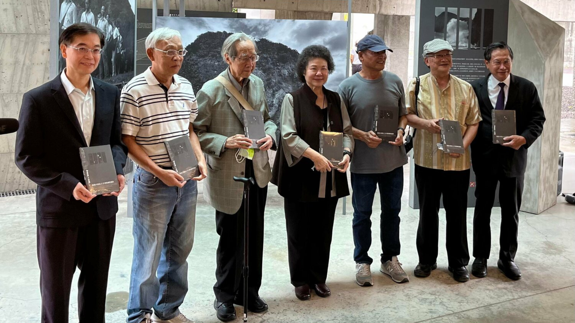 「流麻溝十五號」攝影展開展　蔡焜霖：至今仍難以理解難友面臨死刑前的燦爛笑容