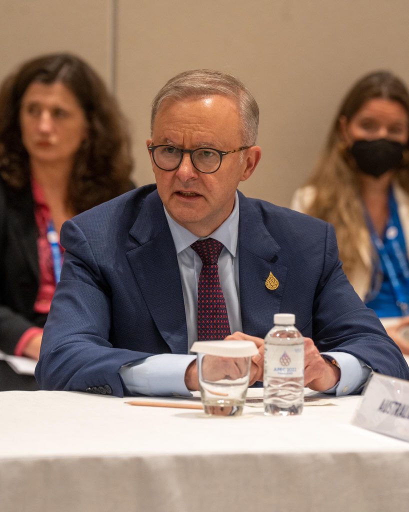 澳洲總理艾班尼斯（Anthony Albanese）18 日在曼谷亞太經合會（APEC）峰會上表示，「跨太平洋夥伴全面進步協定」（CPTPP）成員為受承認的國家，而台灣只是一個經濟體／圖：Anthony Albanese 臉書