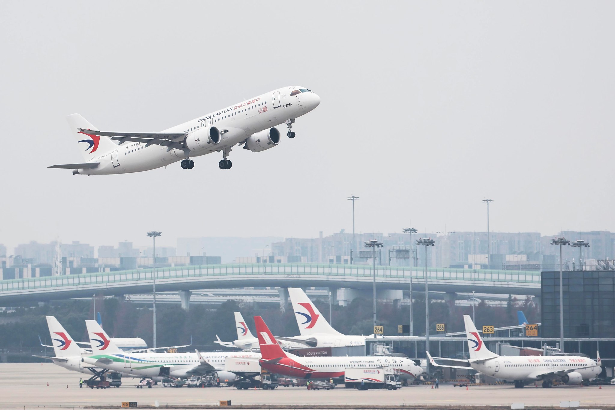 歐盟「鼓勵」對中國旅客進行隨機檢測  中方：不可接受