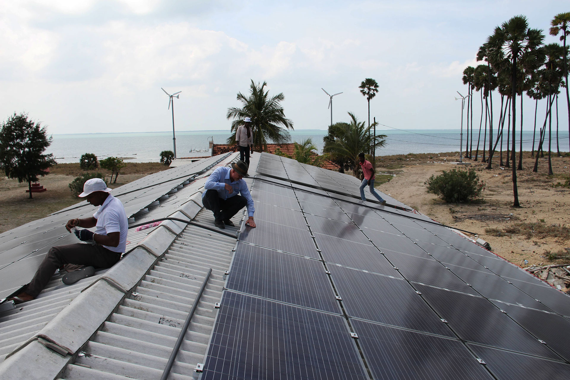 大國競逐南亞能源版圖：斯里蘭卡連接印度電網　美企入股電廠