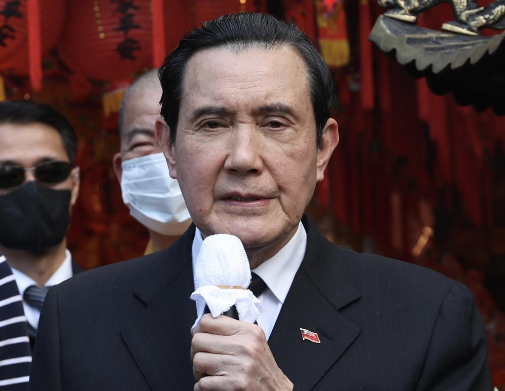 【蕭良嶼】爽領近億禮遇津貼，忙著去中國巡迴掃墓 —— 馬英九到底是前任總統還是現任叛國賊？