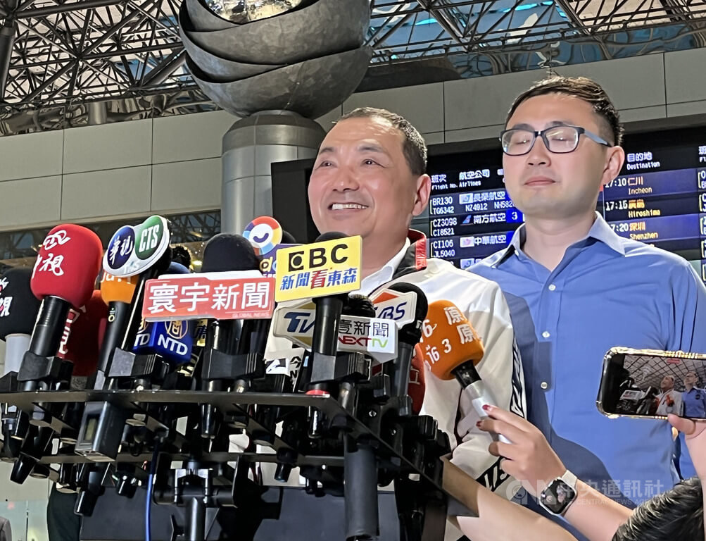 侯友宜拿公費匆忙訪新加坡　行程預算與招標過程市府一問三不知！