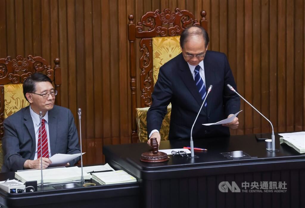 立法院會 27 日三讀修正通過「公職人員選舉罷免法」及「總統副總統選舉罷免法」部分條文修正案。／圖：中央社