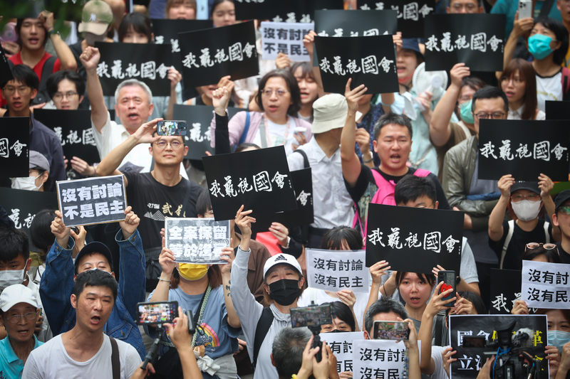 【蕭良嶼】請問黃丞儀支持黃國昌荒腔走板的「國會改革」嗎？