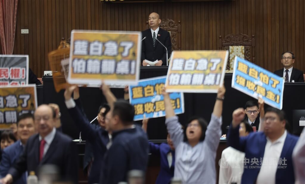 前AIT主席卜睿哲：對中態度分歧是台灣最大的弱點　　