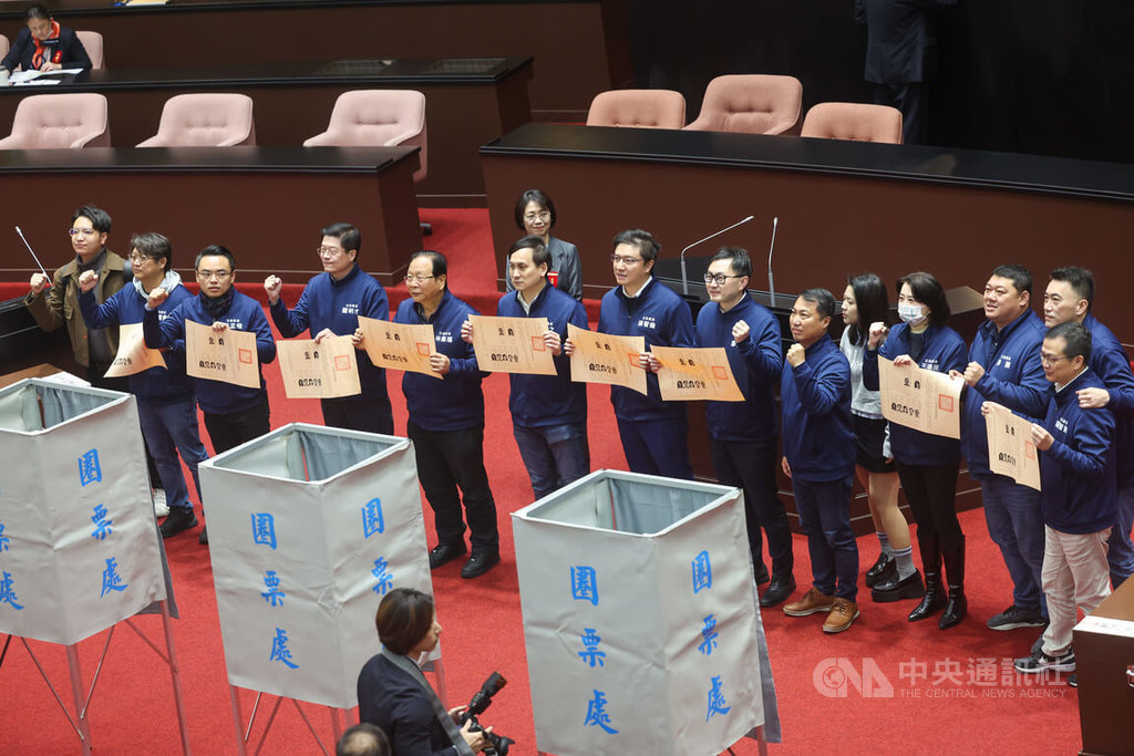 【蕭良嶼】開不成憲法法庭：到民主毀滅之路